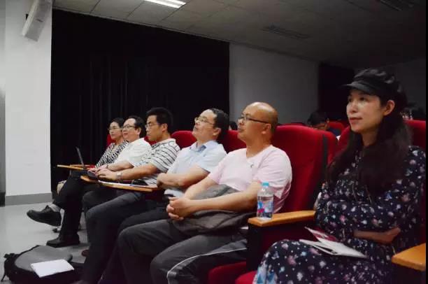 美国福德汉姆大学终身教授兰斯·斯特拉特赴华师大黑料718
做讲座